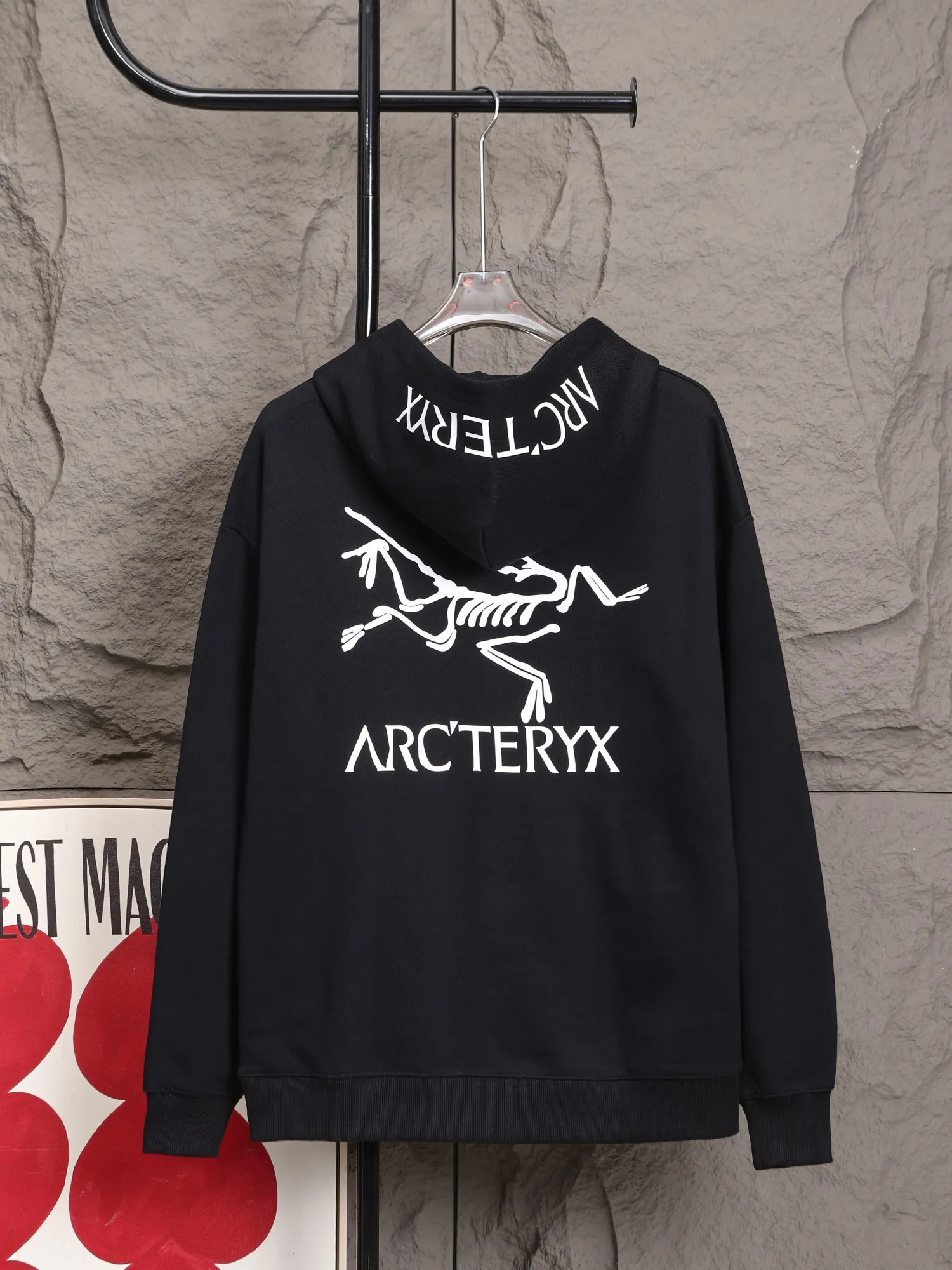 Quality Classic B 16 ， ， ， ， ！ ， ， ， ， Classic Same Style 𝐂𝐎𝐋𝐎𝐔𝐑：Black，White 𝐒𝐈𝐙𝐄：S xl